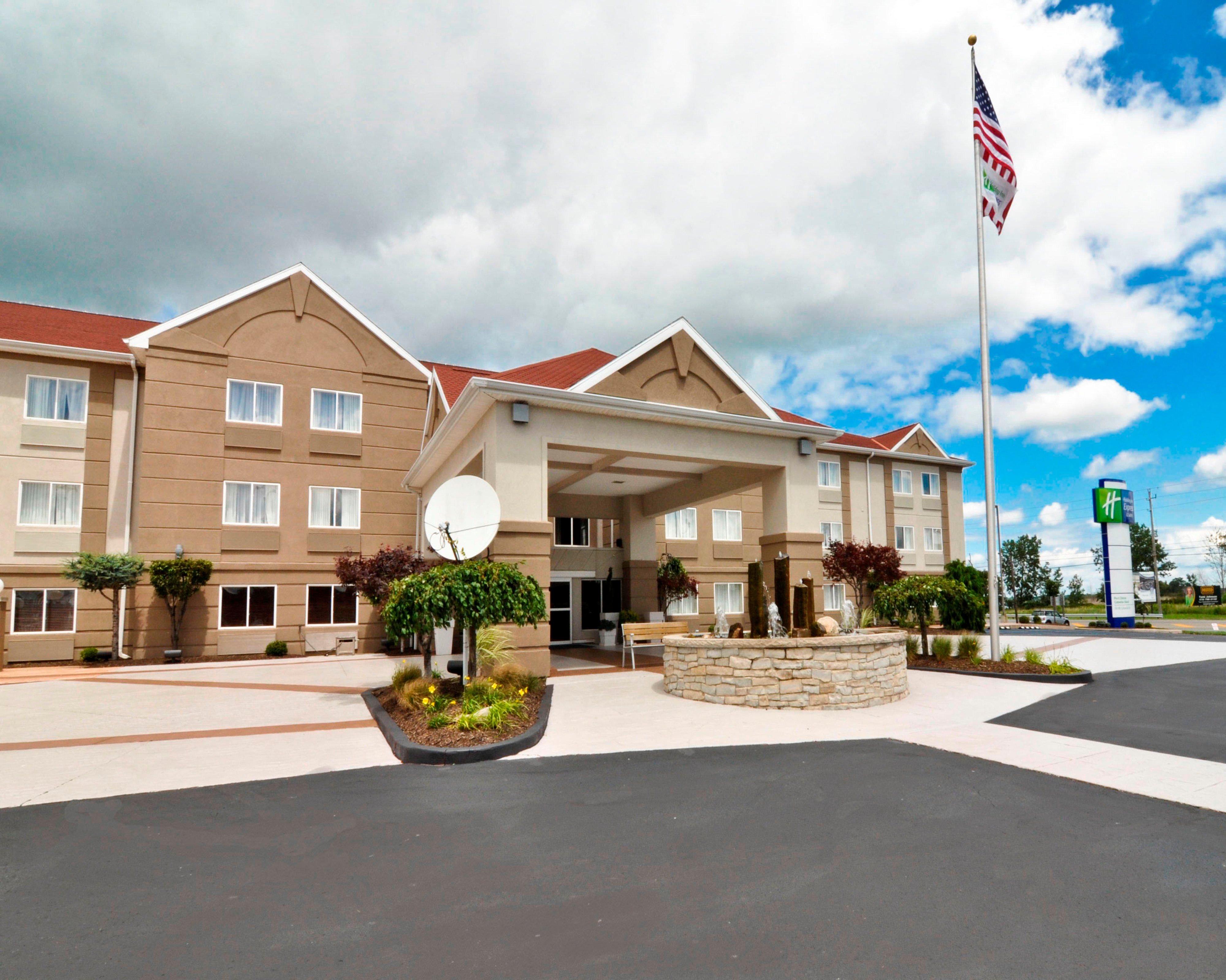 Holiday Inn Express Hotel & Suites Port Clinton-Catawba Island, An Ihg Hotel Exterior photo