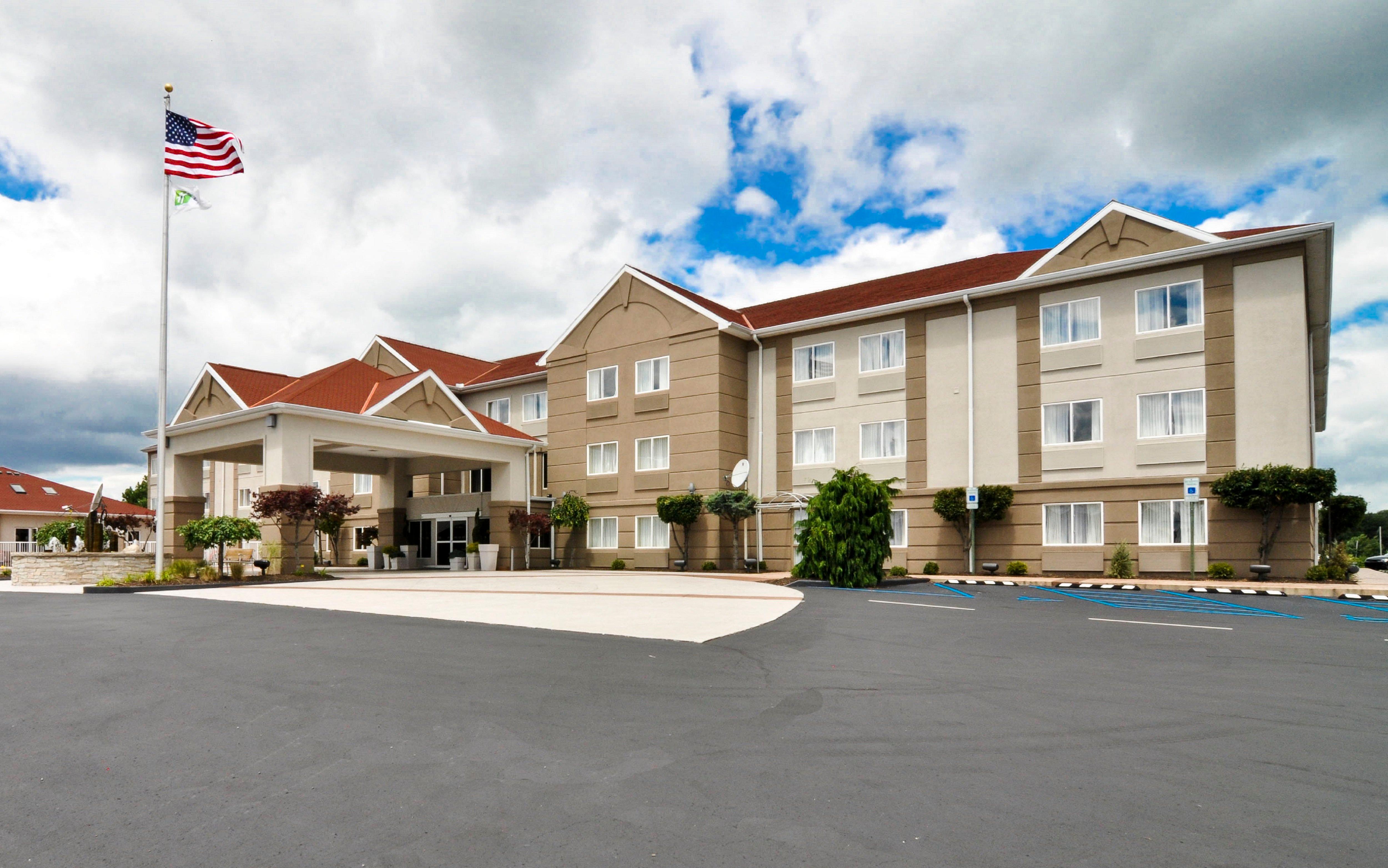 Holiday Inn Express Hotel & Suites Port Clinton-Catawba Island, An Ihg Hotel Exterior photo